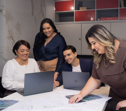 Imagem ilustrativa da equipe INCIBRA em um escritório